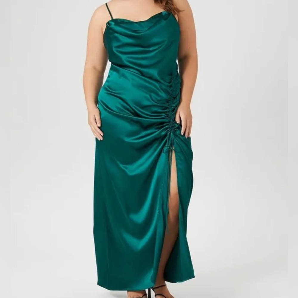 Elegant Green Satin Cinched Dress
